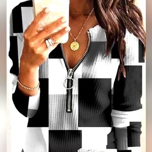 3/4 Zip up long sleeve top. Vala Nio brand. XXL.  Black & White pattern